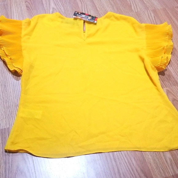 NWT 2 MILK & HONEY WOMAN BLOUSE - Picture 4 of 4